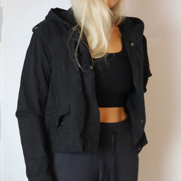 ❌sold Brandy melville black cropped fall/spring jacket - Picture 2 of 3
